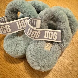 UGG Fluffy Slippers in Soft green